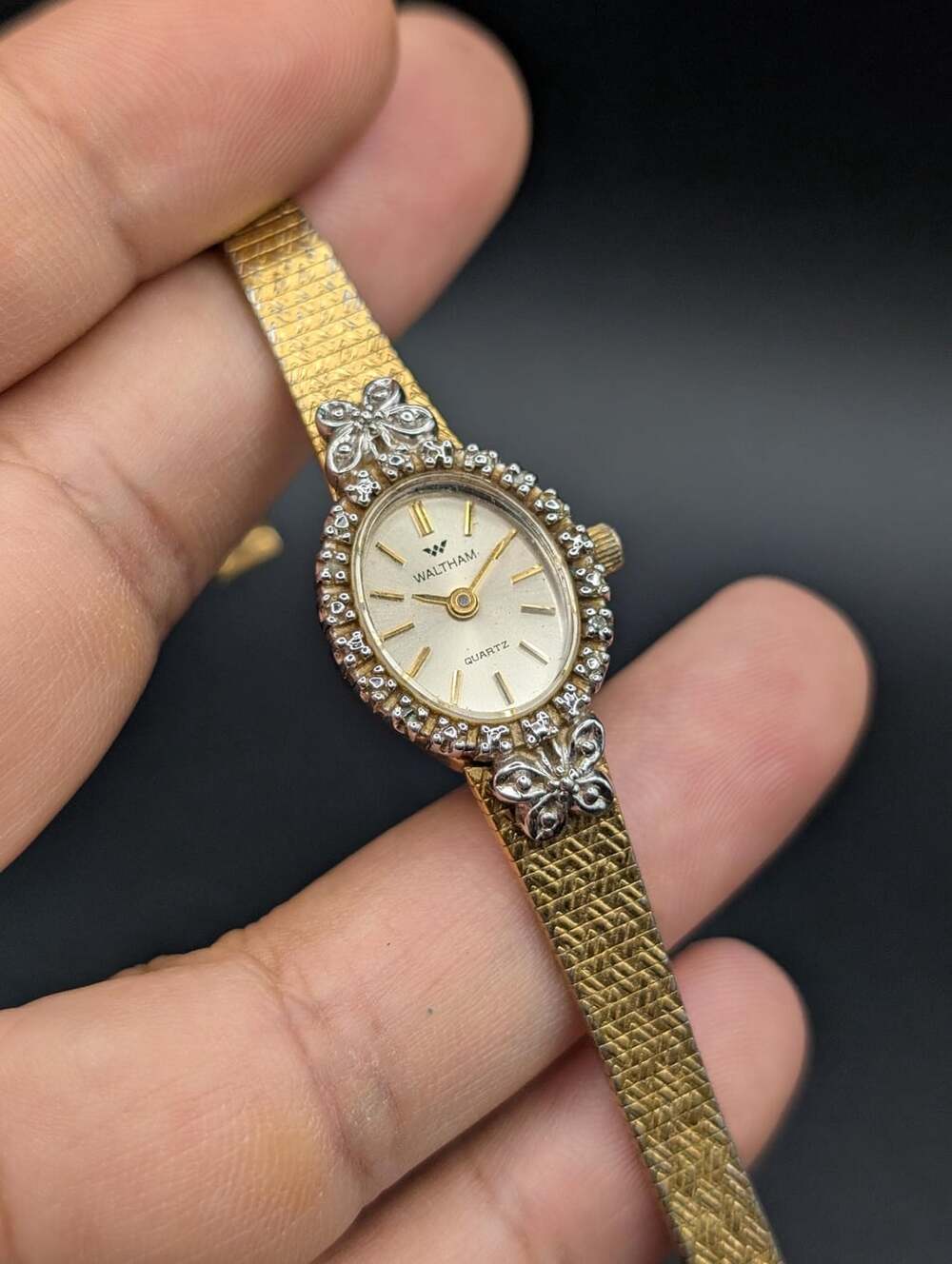 Vintage Waltham Gold-Tone Dainty Ladies Watch, Oval Beaded Bezel Mesh Band